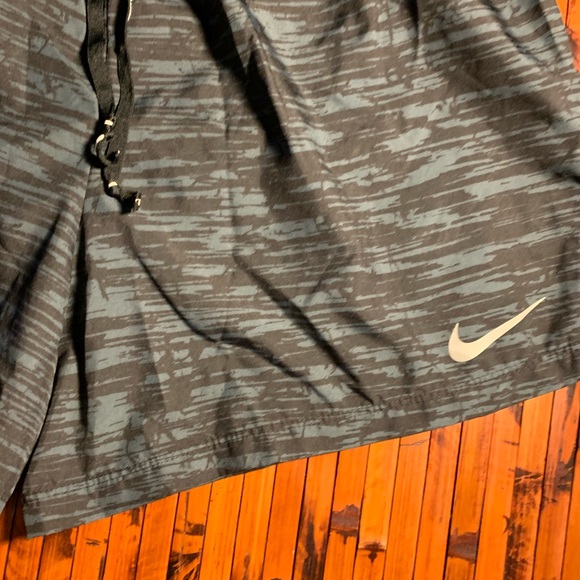 Nike Dri-Fit Performance shorts size Large - Picture 4 of 11